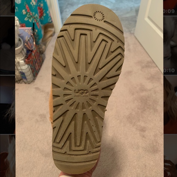 UGG Women’s Bailey Button Triplet II Boot - Picture 4 of 5